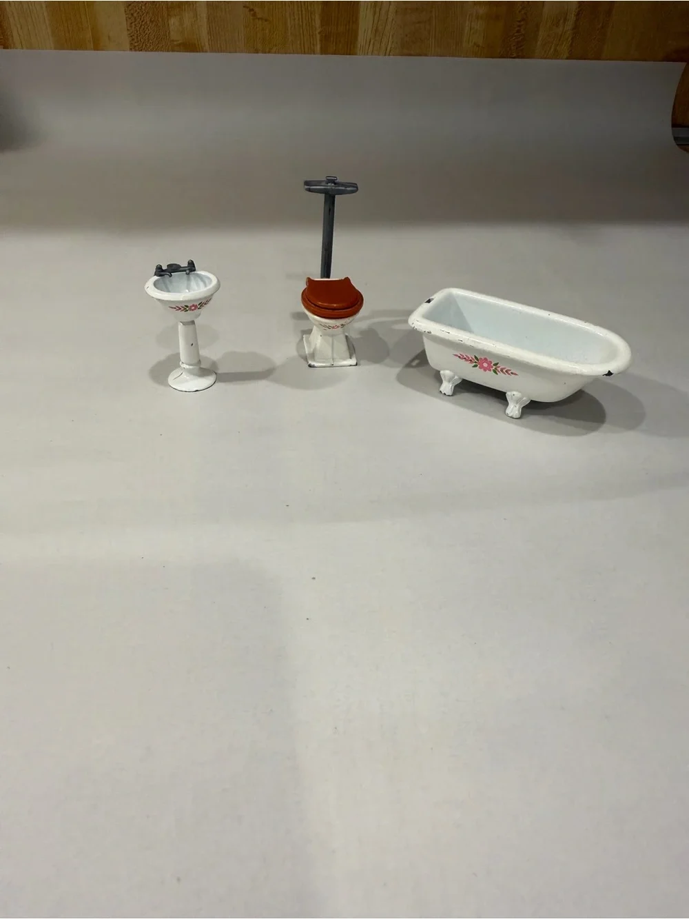 Vintage 1980 Mattel Littles Metal Dollhouse Bathroom Pieces Tub Toilet Sink